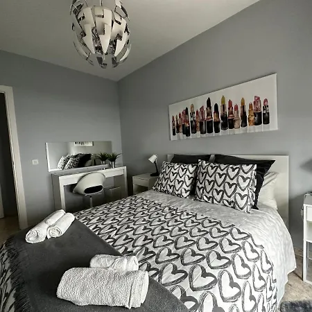Premium Santa Maria: Tranquil Terrace With Air Conditioning *